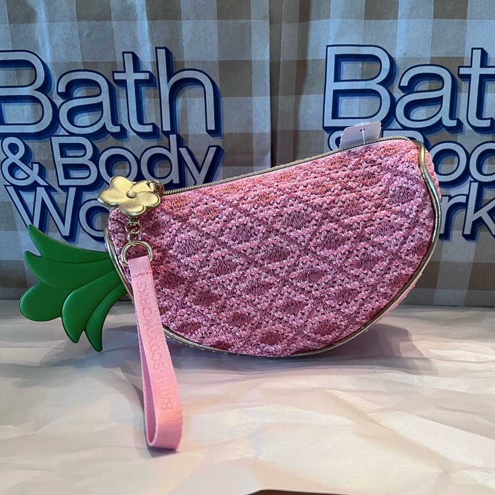 Bath and body works Pineapple Cosmetic Bag 🎀